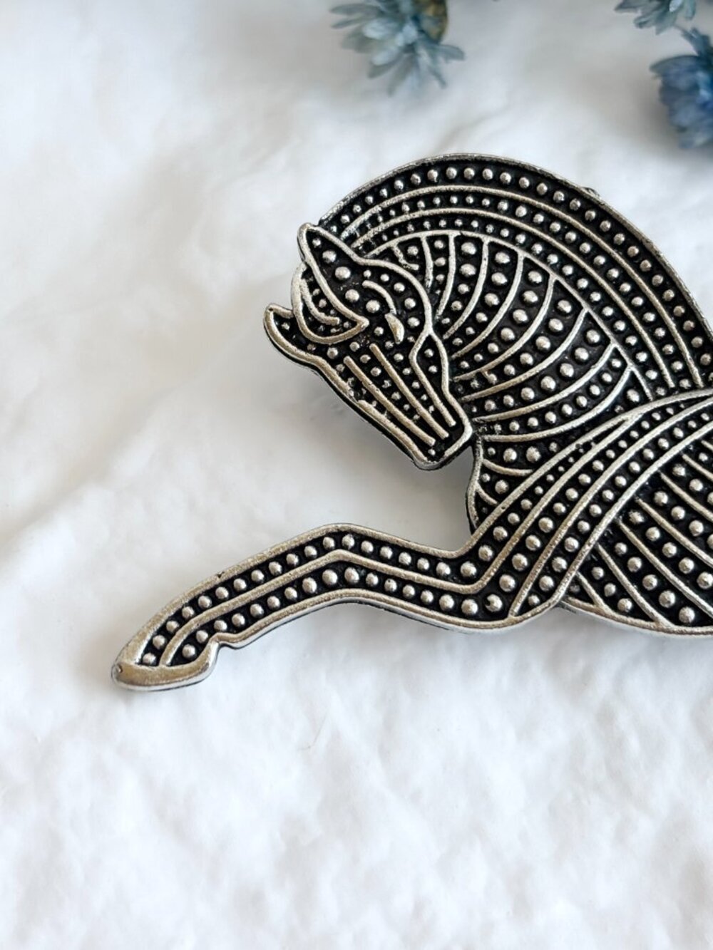 Leaping Horse Figural Silver Toned Vintage Inspired Textured Brooch Pin - Picture 4 of 16